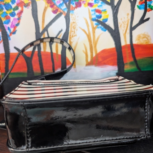 Kate Spade Black and White Striped Patent Shoulder Bag - Picture 3 of 11